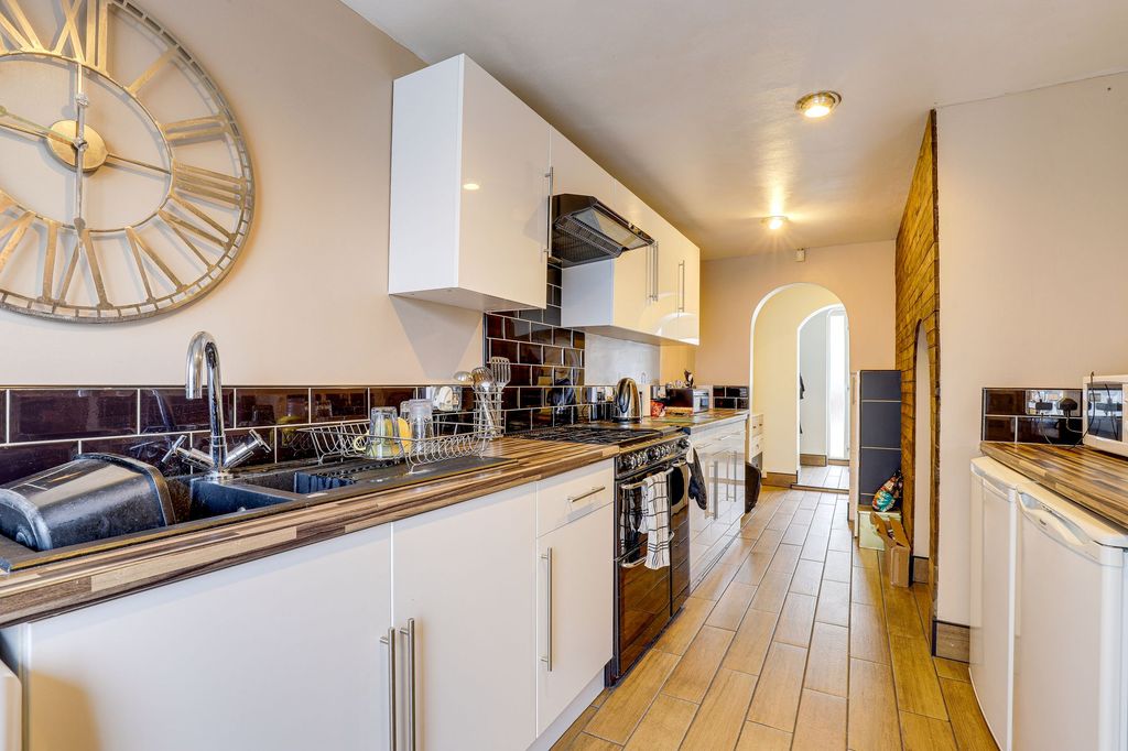 Property photo 3 of 19