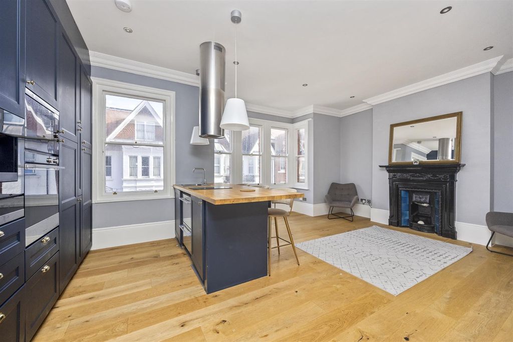 Property photo 3 of 13 Granville Road_10A_Flat 1-010.Jpg