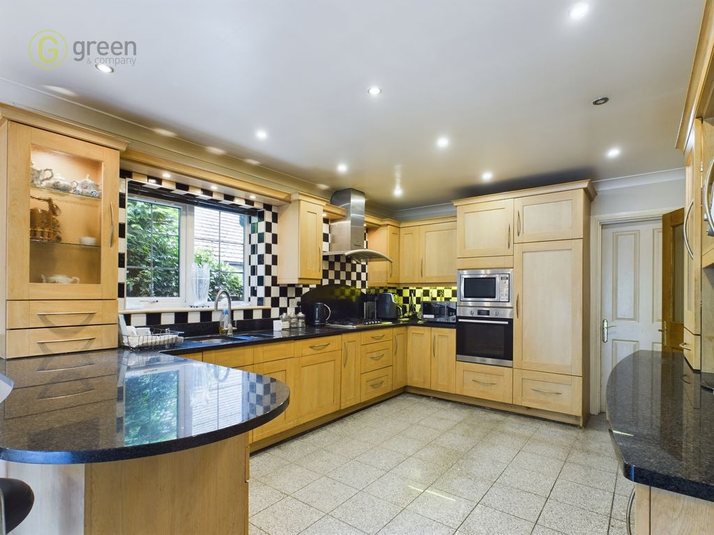 Property photo 3 of 27