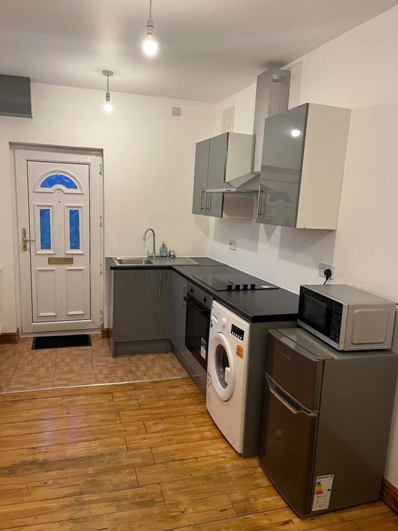 Property photo 3 of 5