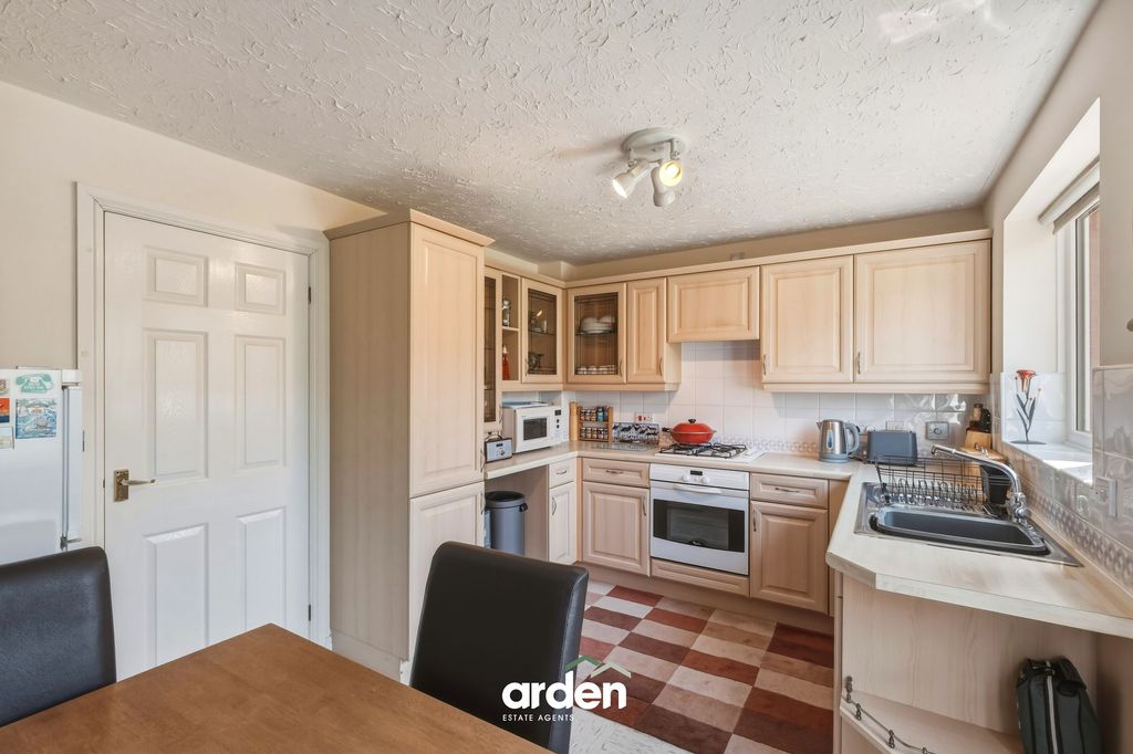 Property photo 2 of 11