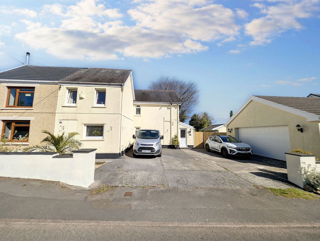 Property photo 2 of 44