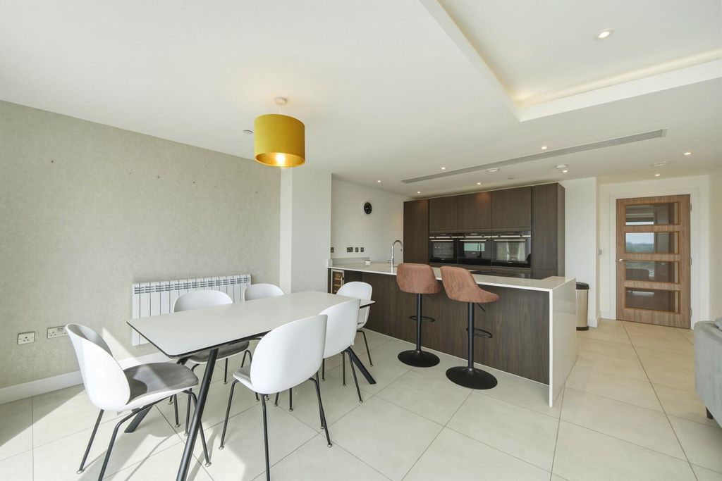 Additional image 6 of 3 bed flat for salePavilion Road, West Bridgford, Nottingham NG2