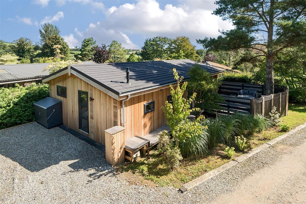 Property photo 1 of 17 Lodgeposition.Jpg