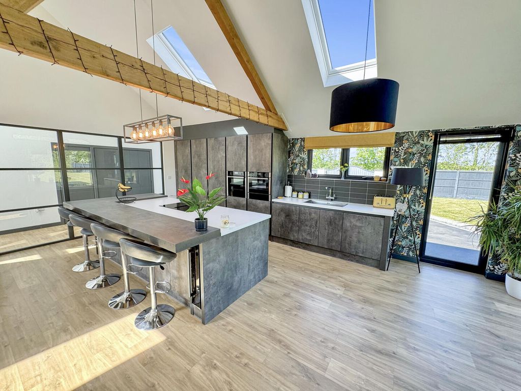 Property photo 2 of 15 Kitchen