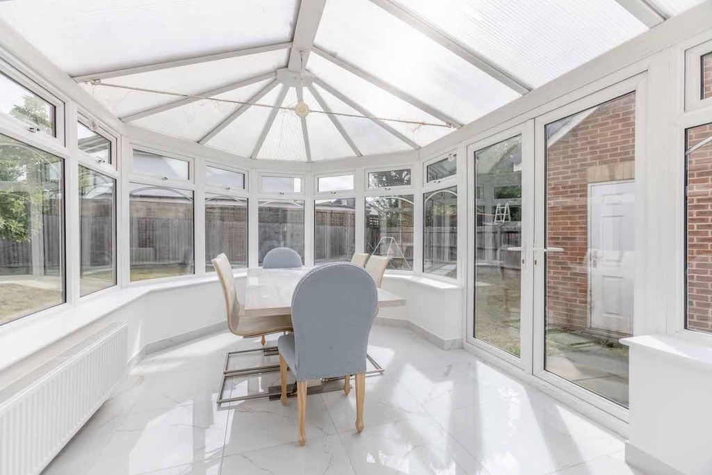 Property photo 3 of 37