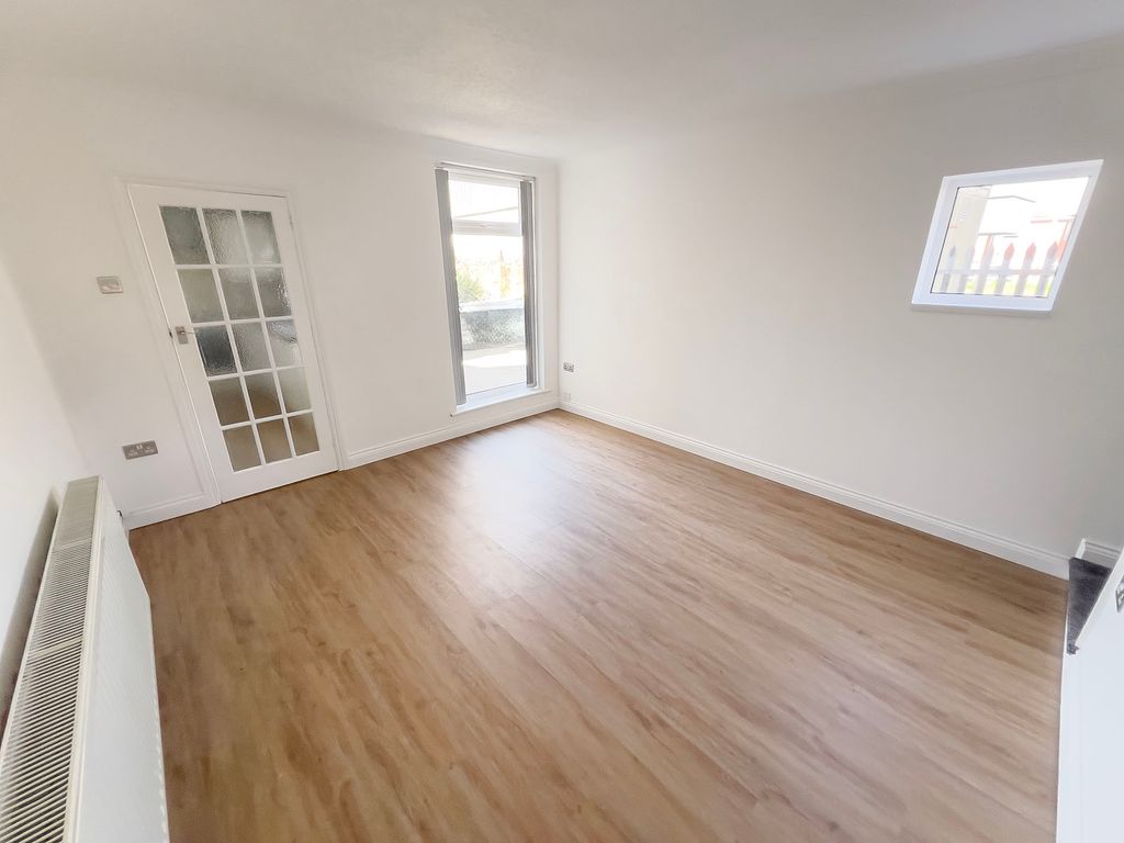 Property photo 3 of 8 Reception Room 2