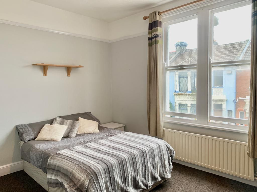 Property photo 1 of 5