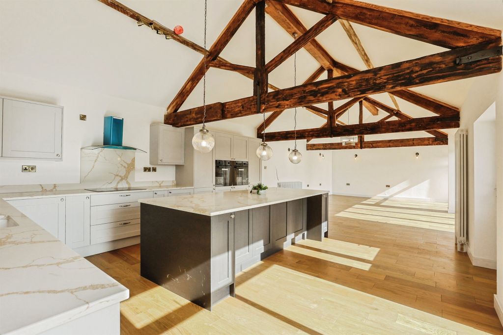 Property photo 2 of 24