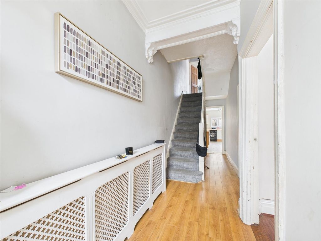 Property photo 2 of 32 Cam03604G0-Pr0233-Still014.Jpg