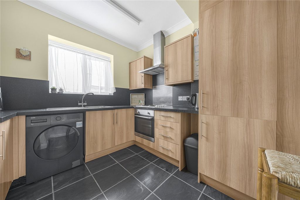 Property photo 2 of 12 Picture No. 09
