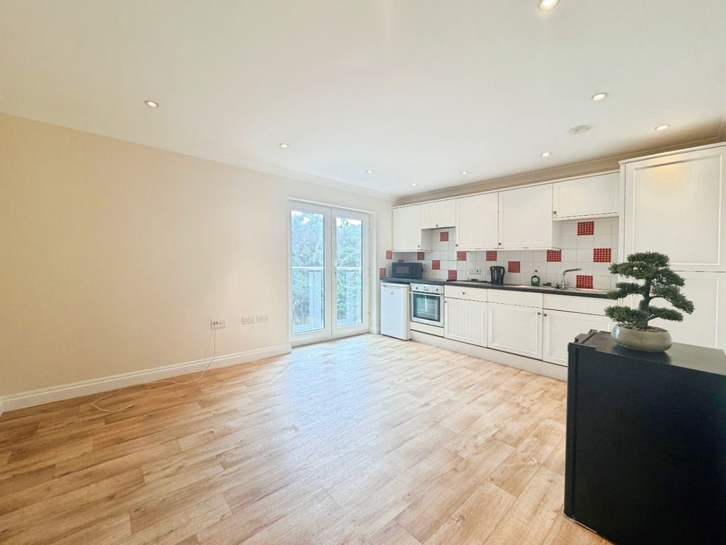 Property photo 3 of 9 5215348