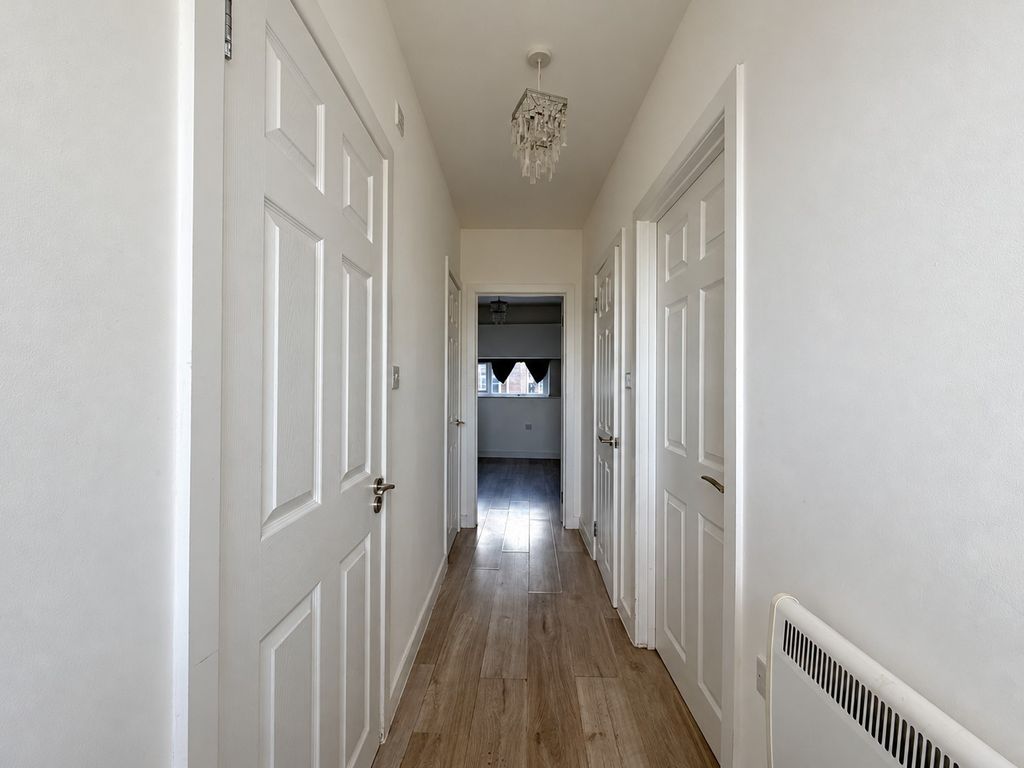 Property photo 2 of 13 Entrance Hall