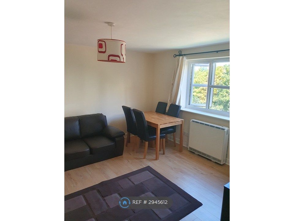 Property photo 3 of 12 Living Room