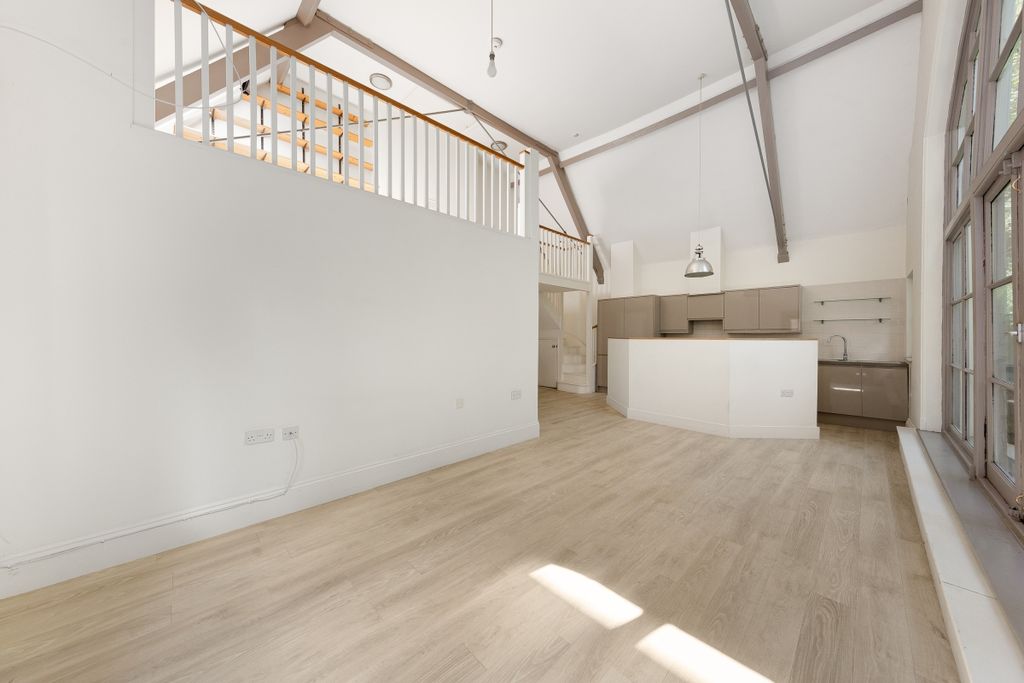 Property photo 1 of 12 094A9828