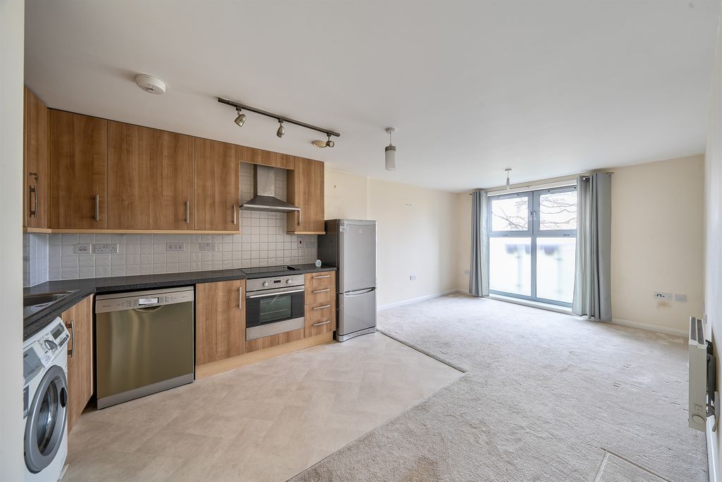 Property photo 2 of 9