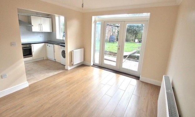 Property photo 3 of 7 32Broomfieldroadb