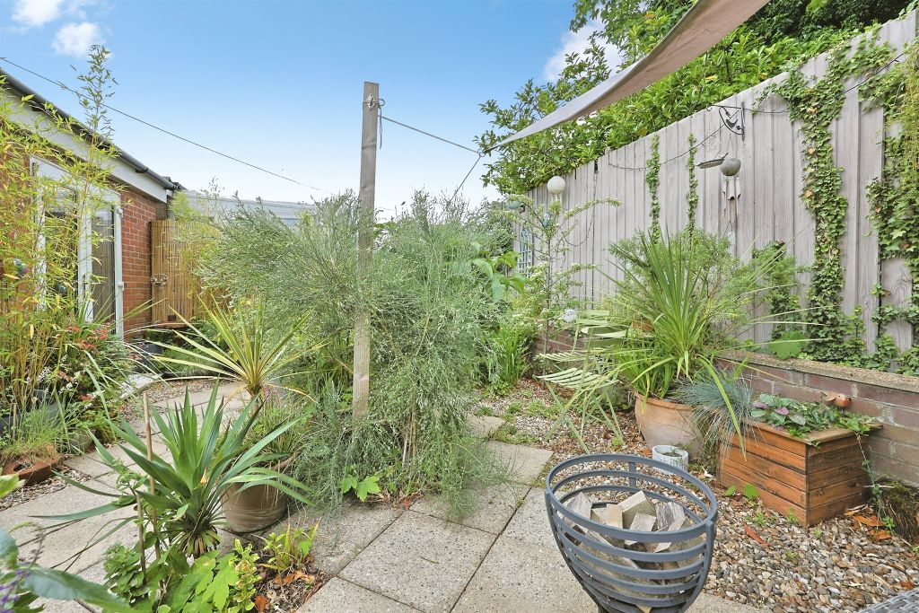Property photo 2 of 20