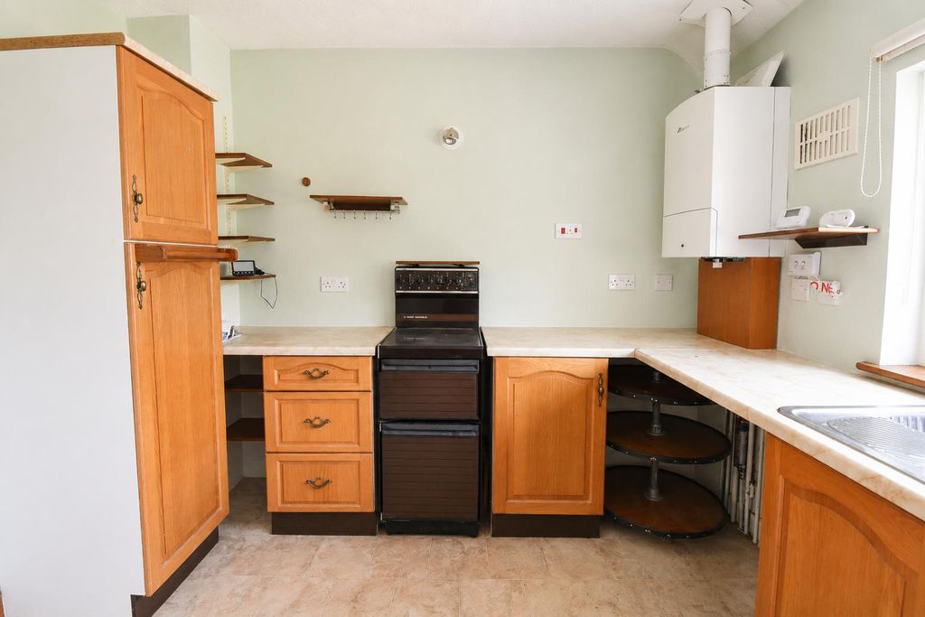 Property photo 3 of 11