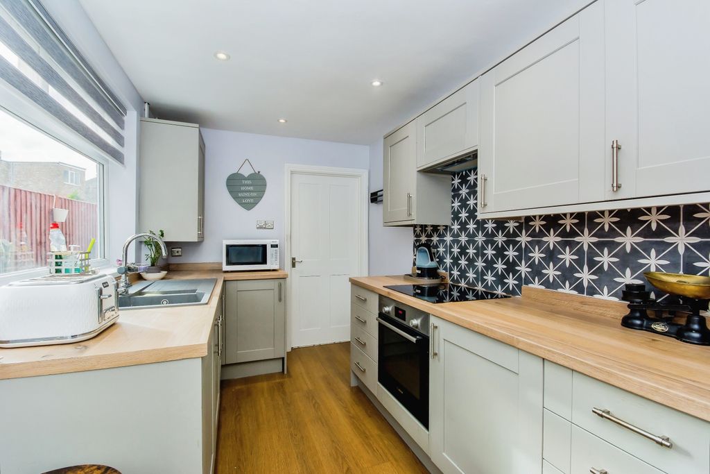 Property photo 3 of 14