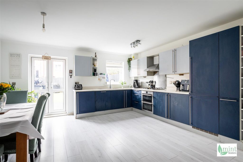 Property photo 2 of 19 Harrow Close - Watermark-15.Jpg