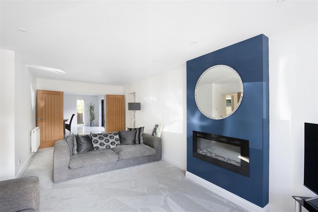 Property photo 3 of 36 1 Post Office Lane Ph23.Jpg