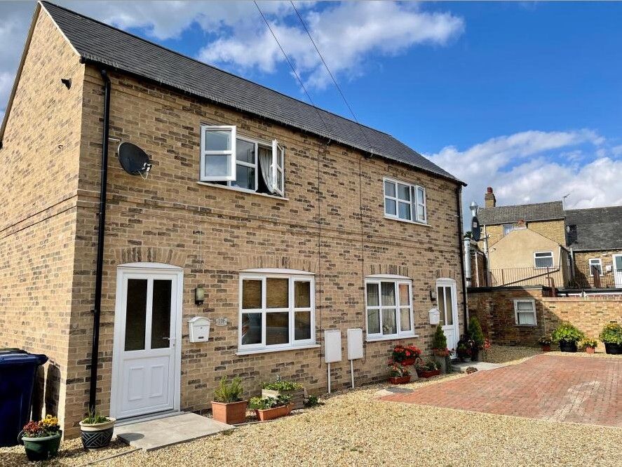 Property photo 1 of 8