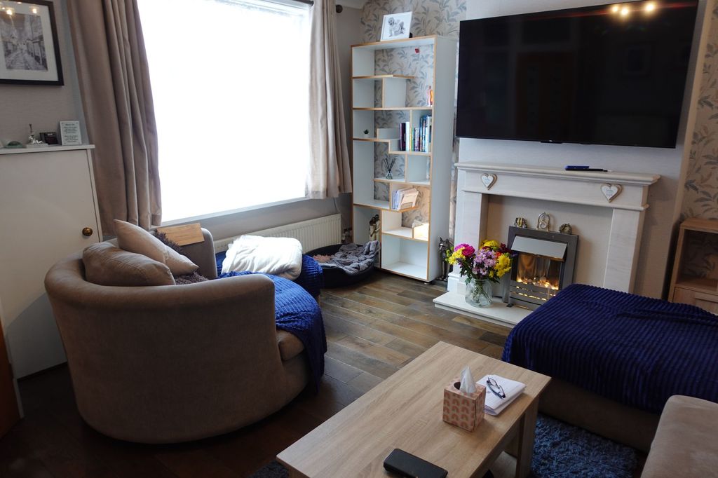 Property photo 2 of 10 Lounge