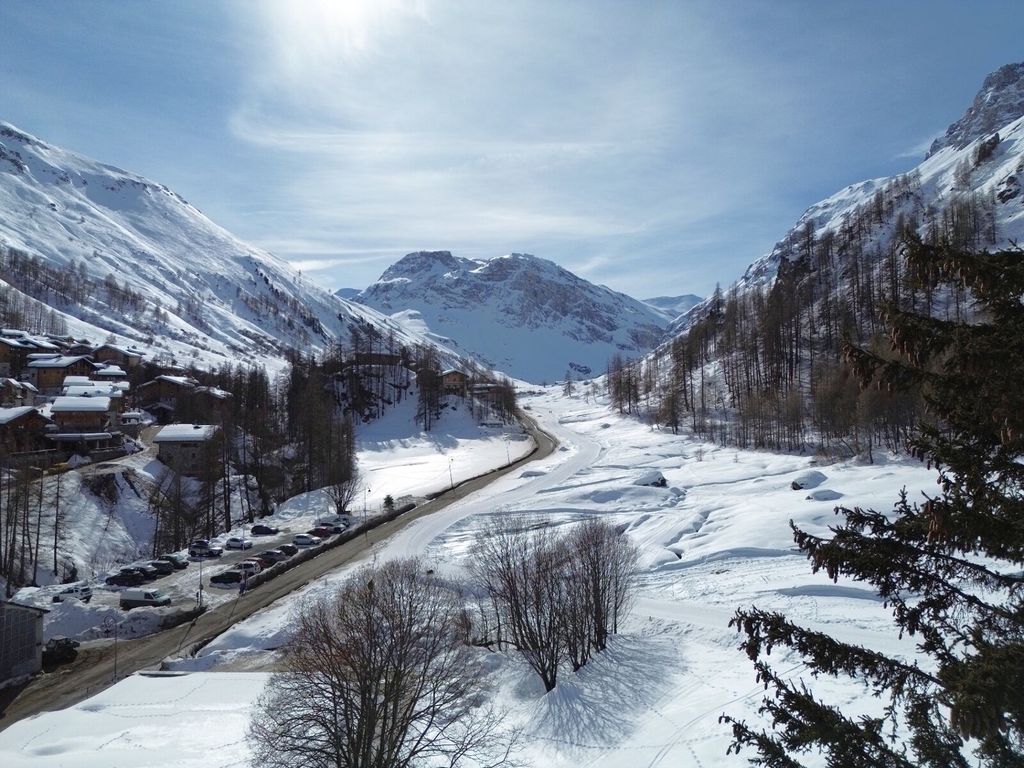 Property photo 3 of 13 Stunning Apartment v