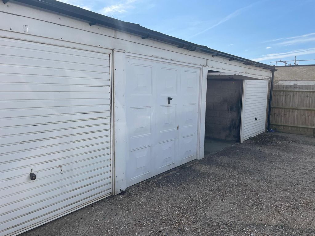 Property photo 1 of 2