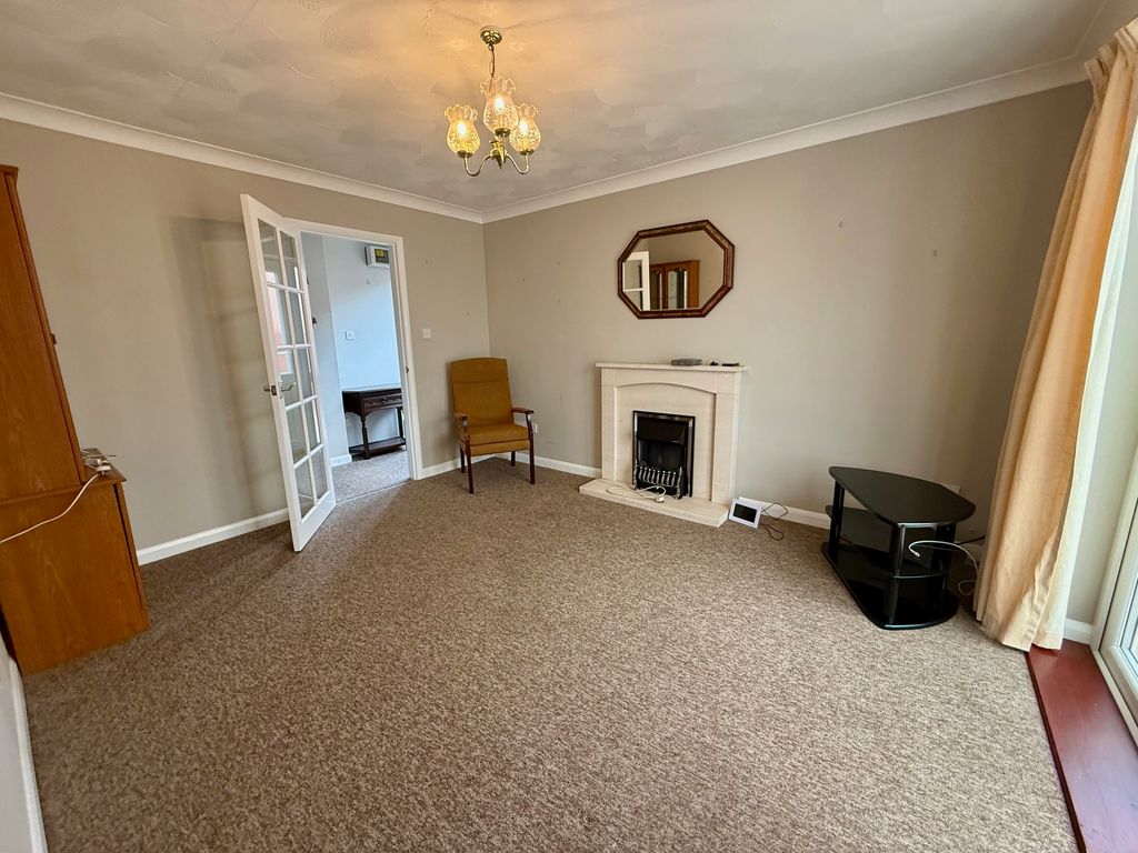 Property photo 3 of 21