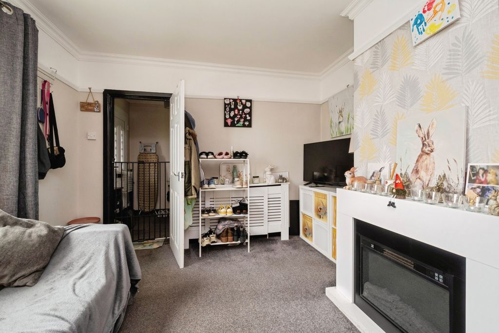 Property photo 3 of 17 Pbox-Img.Jpg