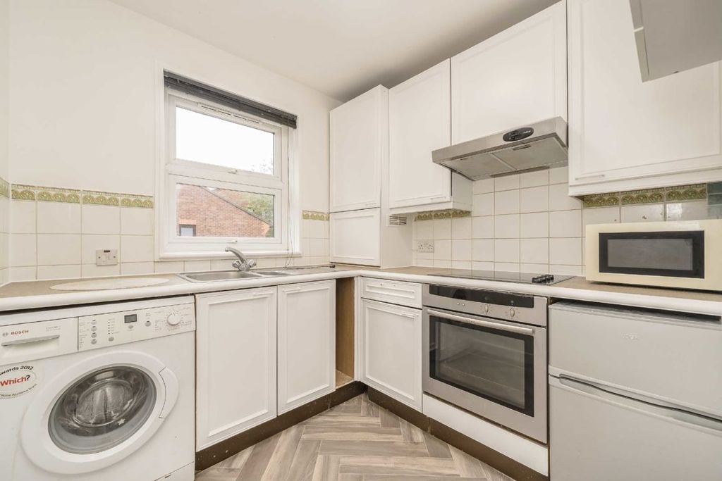 Property photo 3 of 4