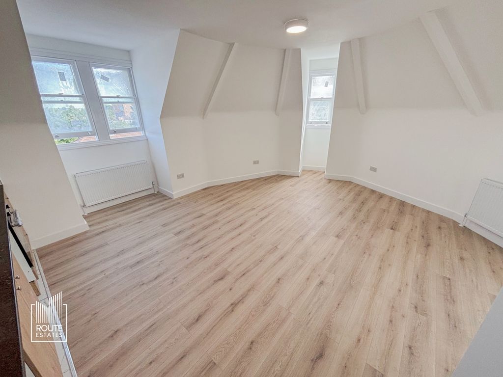 Property photo 1 of 16 Photo 6