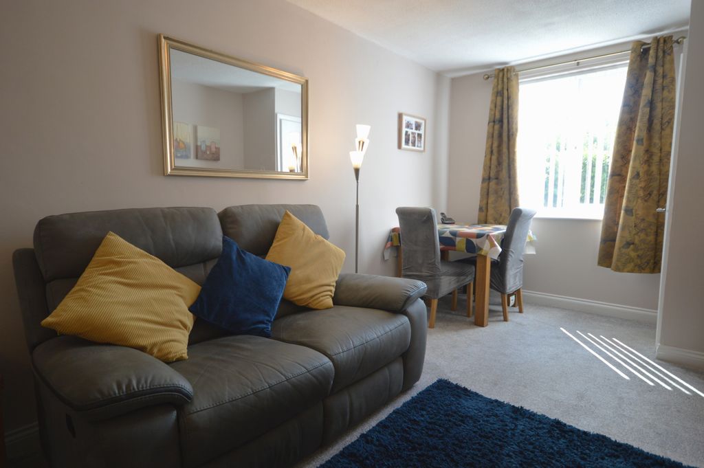 Property photo 3 of 14 Dining Area