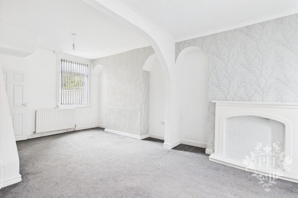 Property photo 3 of 8 Cam01415G0-Pr0459-Still005.Jpg