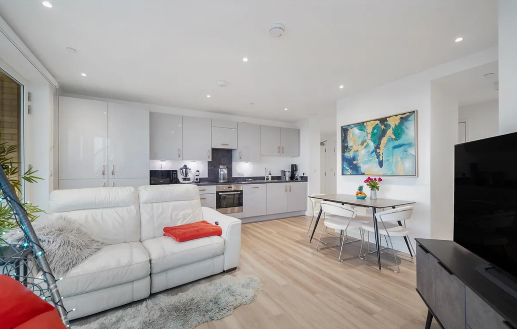 Property photo 3 of 16