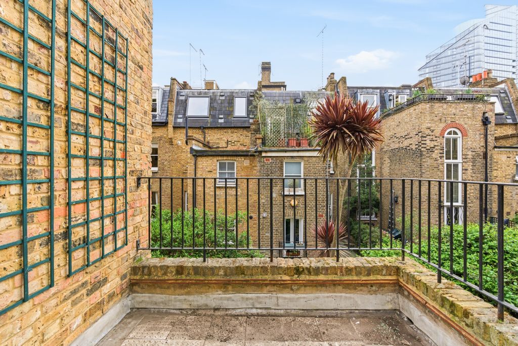 Property photo 3 of 12