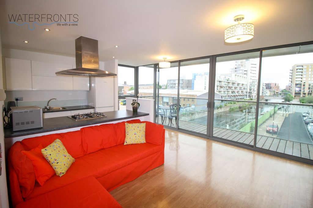 Property photo 3 of 11