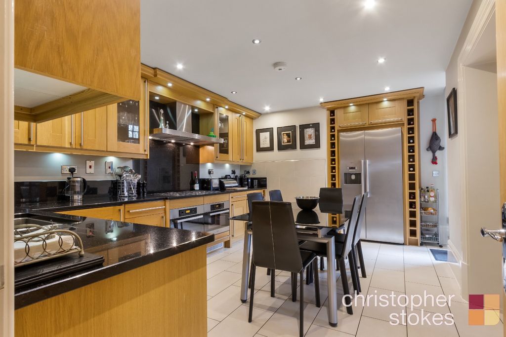 Property photo 3 of 23 5064584