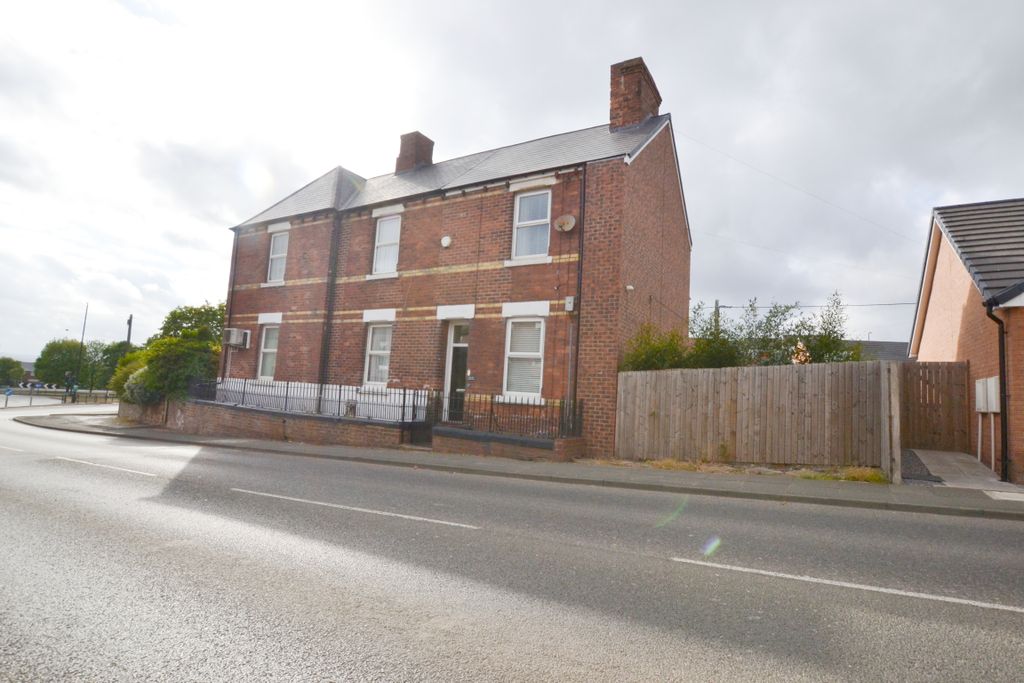 Property photo 1 of 32
