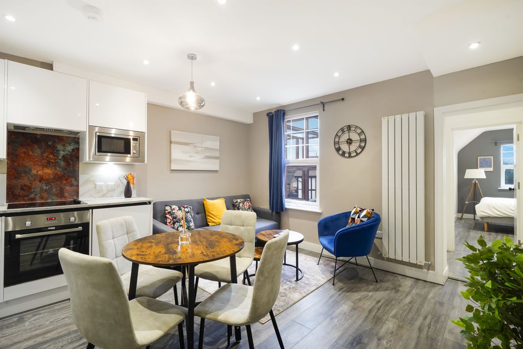 Property photo 3 of 12 Gallery