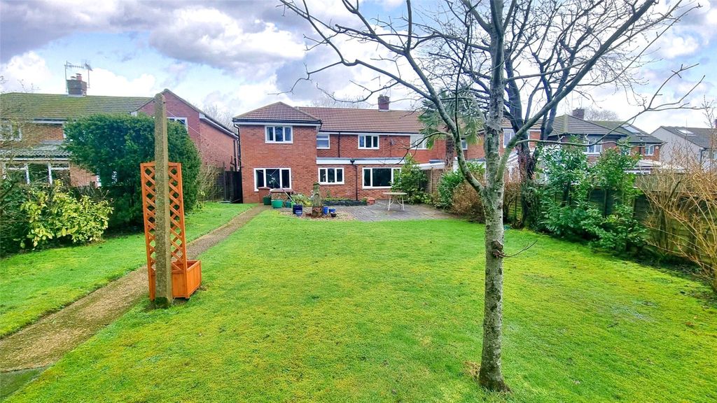 Property photo 1 of 24 Picture No. 03