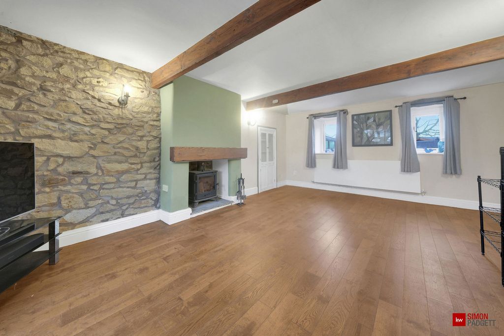 Property photo 3 of 26