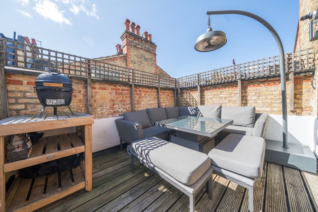 Property photo 3 of 14 Picture No. 18