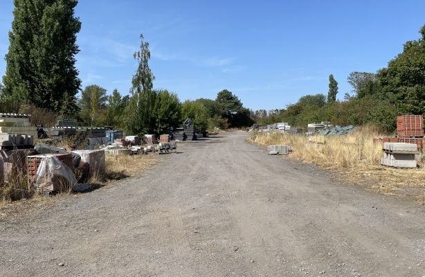 Property photo 1 of 2