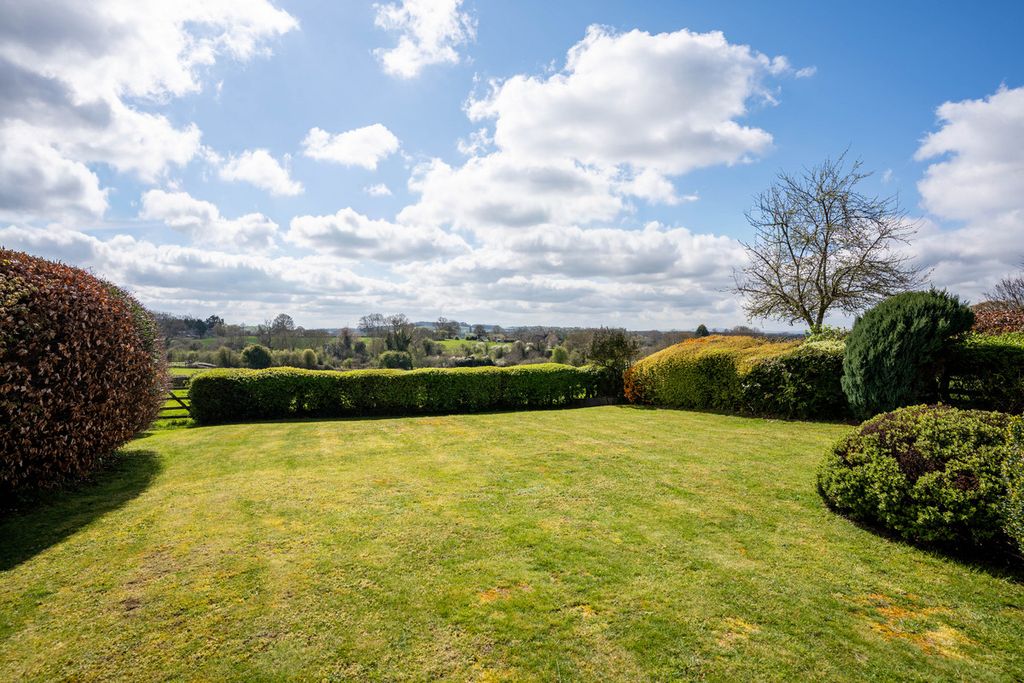 Property photo 2 of 26