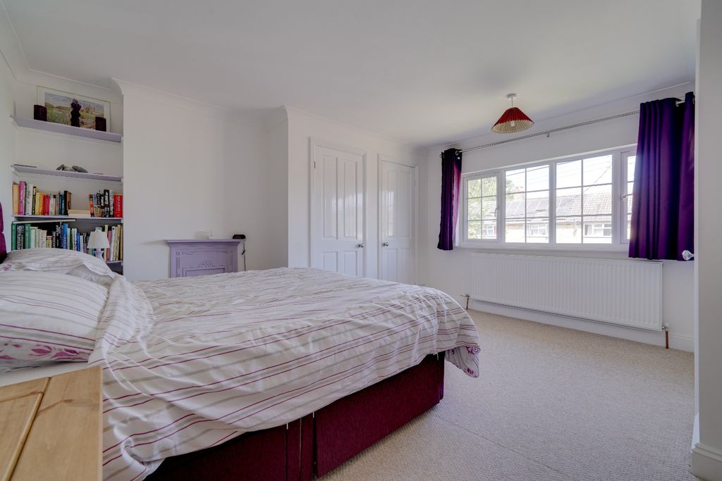 Property photo 3 of 28 4122902