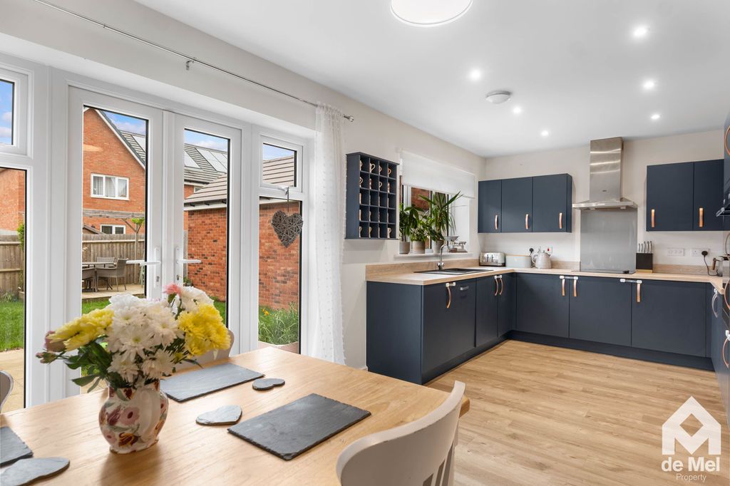 Property photo 3 of 22 Photo 21