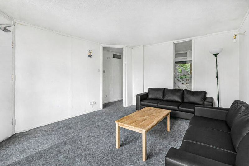 Property photo 3 of 9 Photo 3